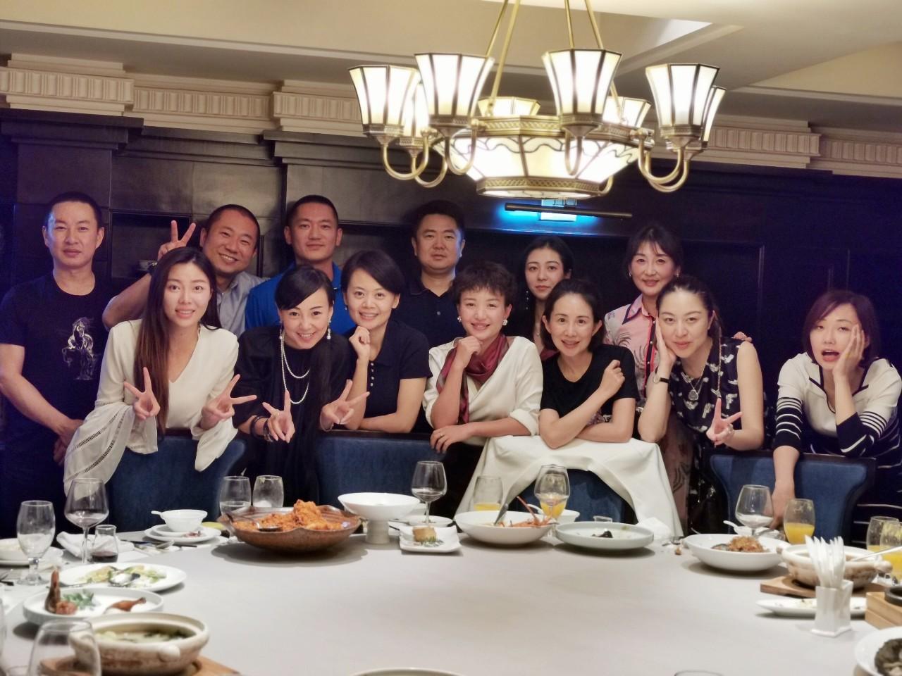 闺蜜饭局人生冷暖无数闺蜜才是那个会陪你慢慢变老的人吧