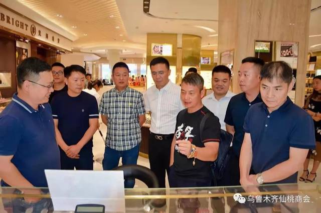 李小双一行考察调研乌鲁木齐仙桃商会