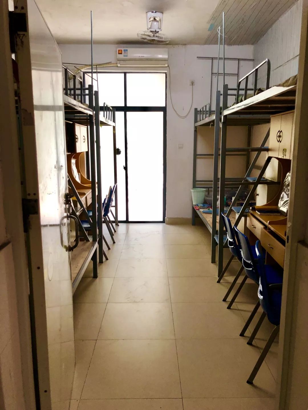 窗明几净的宿舍 助你静心能量补给站 管饱管足"天神"组合大公开 我们