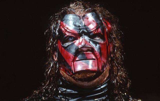 wwe摔小辉新闻大型红色杀人机器回归日期已确定或是退役赛_凯恩