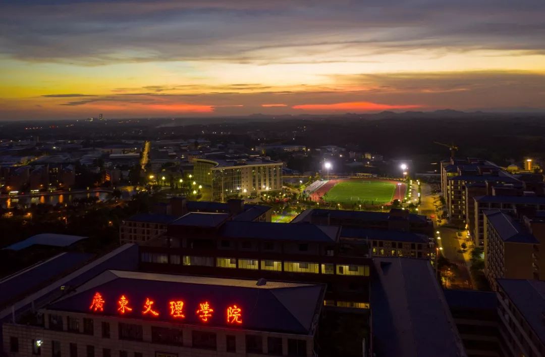 最美短片文理24小时震撼等你12年