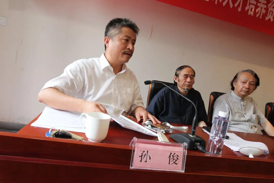 高级研修班"项目负责人孙俊介绍了本次"江苏省油画高研班"的策划初衷