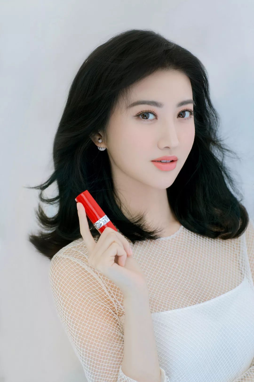 青年演员 李一桐既然知道了她们的红唇秘诀,你还不想在这个七夕