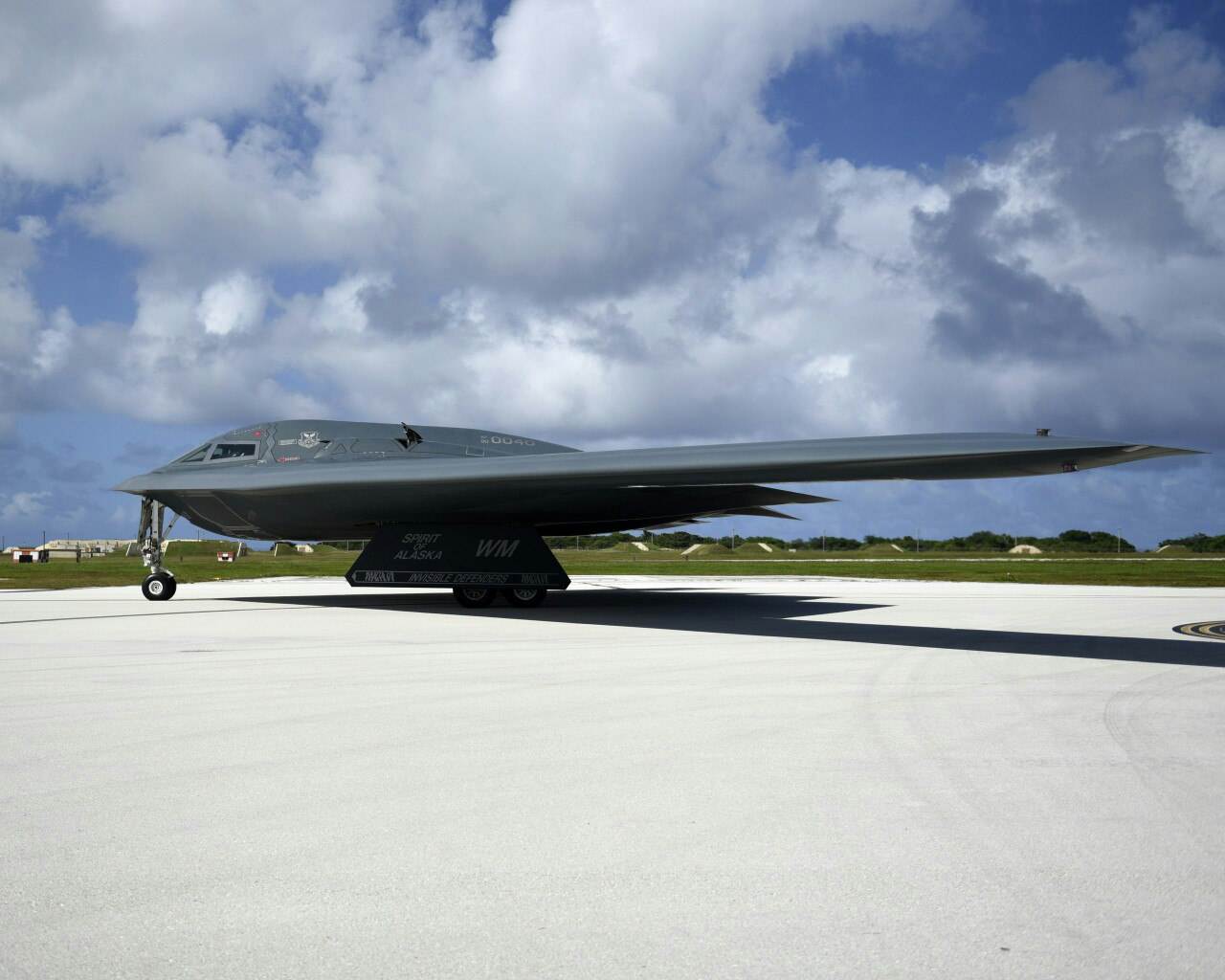 b-2轰炸机服役整整30年,为何至今未被超越?