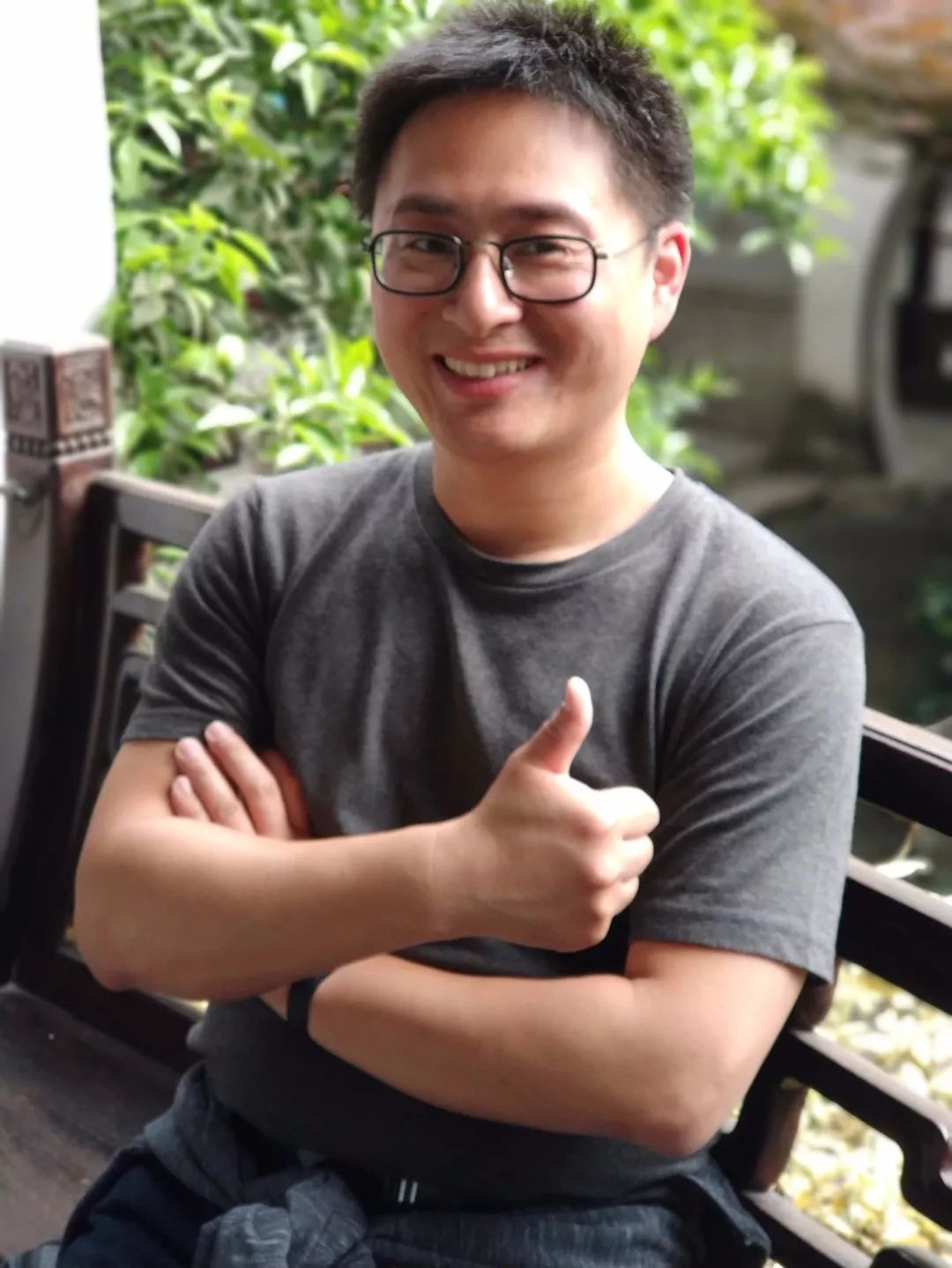 绘本讲读 | 和"故事爸爸"一起去看《神奇雨伞店》_周健