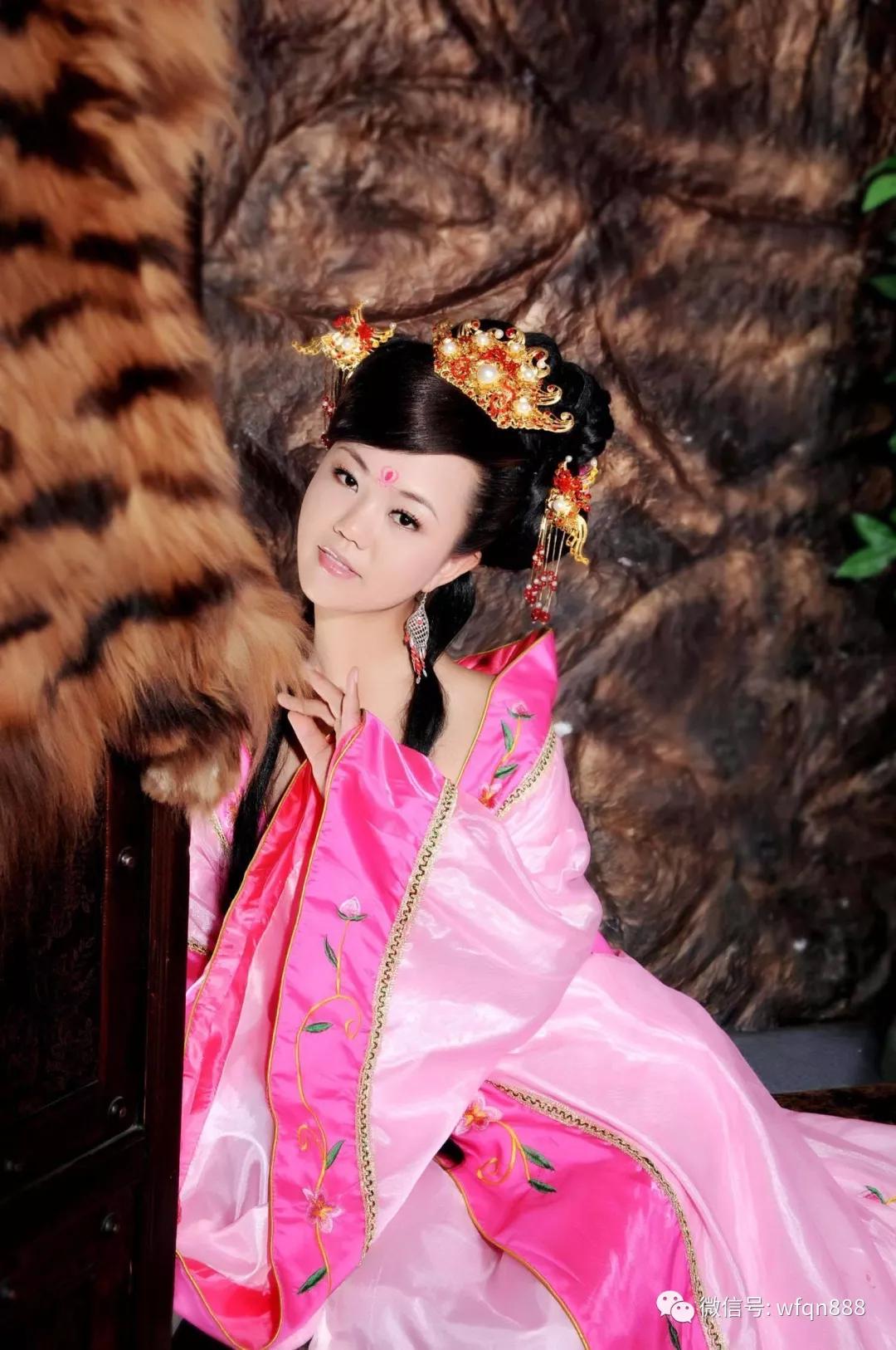 原创古代女子多傻清朝女子午睡风吹开帘子她怀疑被偷窥便自杀了