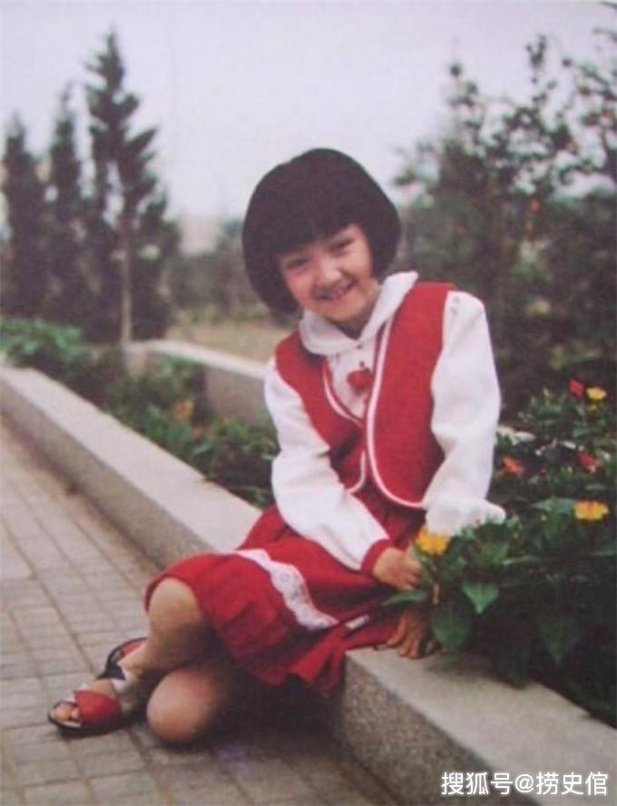 前几年我去美国,还见到了在《城南旧事》中扮演妞儿的演员袁佳奕,她