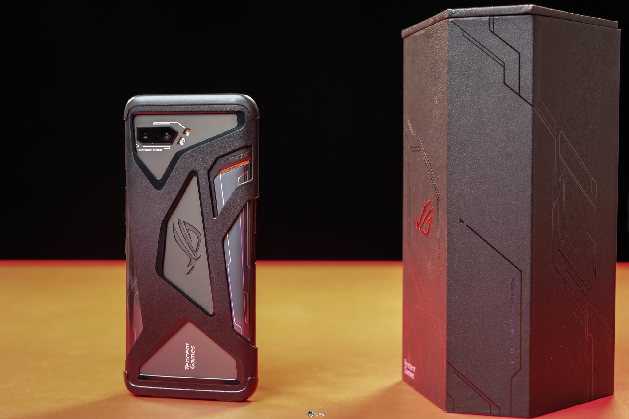 原创华硕rog手机2代首发测评顶配一万三细节能胜苹果xsmax