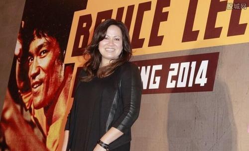 波兰斯基的现任妻子艾玛纽尔·塞尼耶在戛纳影展后,公开批评昆汀,指责