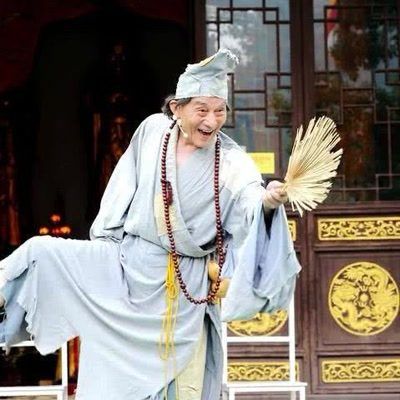 他曾出演济公因得罪圈内人被雪藏20多年最后剃度出家