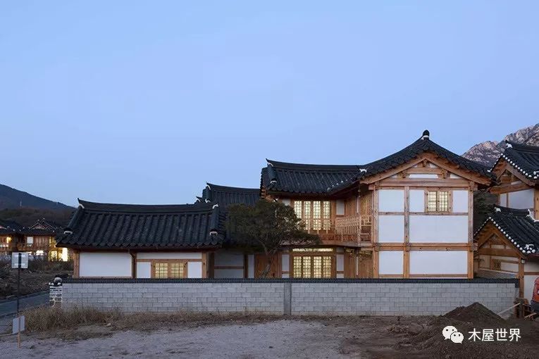 现代框架体系建造的传统韩屋