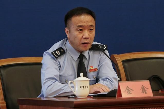 在近日公安部召开的新闻发布会上,国家税务总局稽查局副局长金鑫和