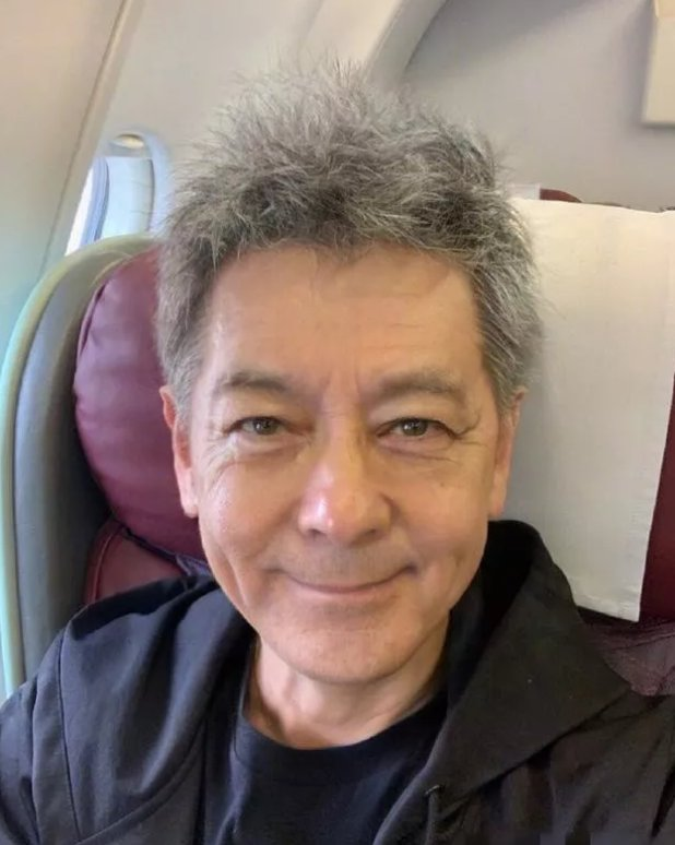 吓到了不少网友,因为照片中的林志颖,满头白发,满脸皱纹,难道说林志颖
