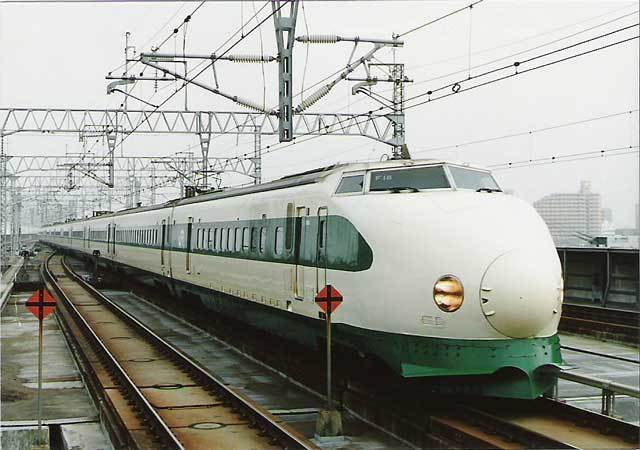800系:2004年随九州新干线开通开始营运,800系只在九州新干线运行n700