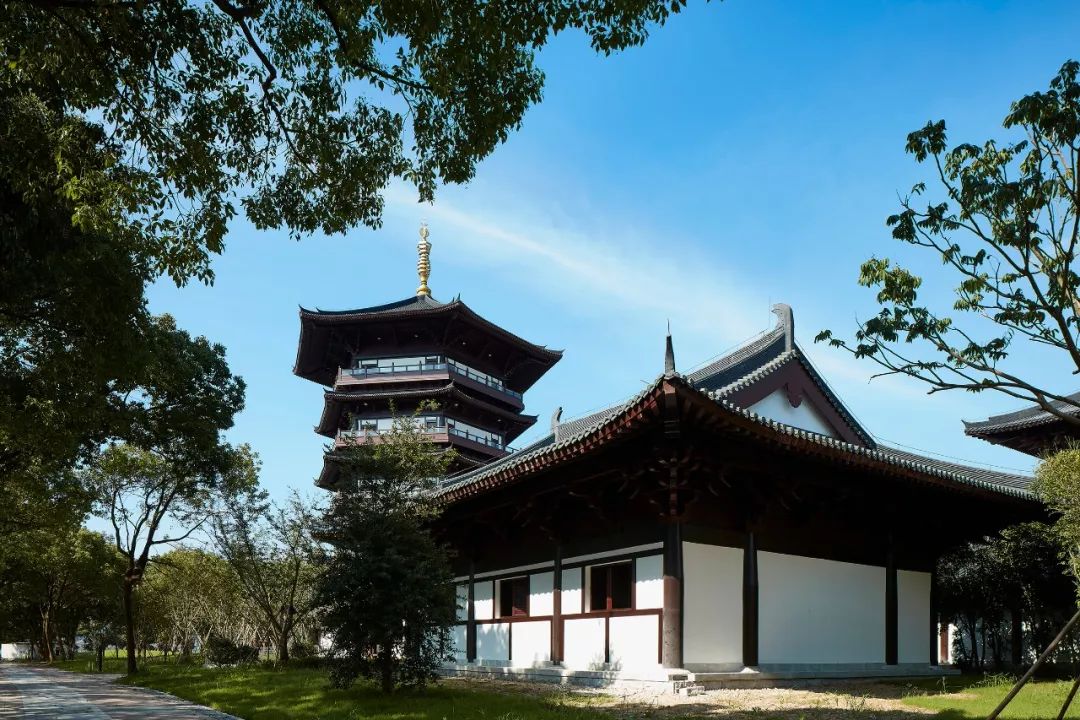 嵊州"小西湖"美景初现!唐风建筑,人造沙滩,岛屿花海