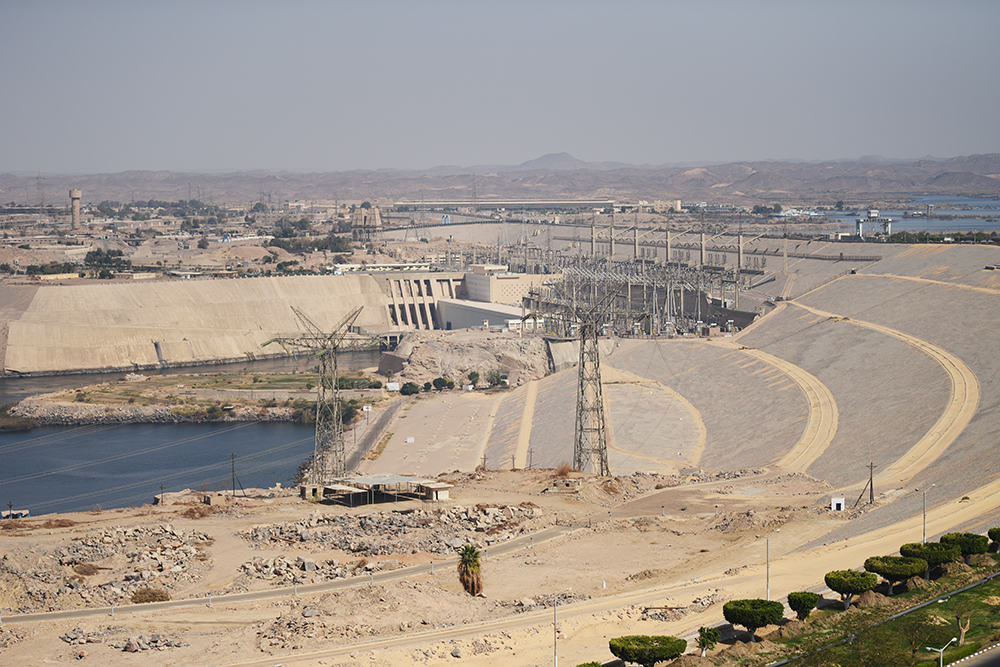前往埃及阿斯旺大坝 途中遇见海市蜃楼?-搜狐大视野-搜狐新闻
