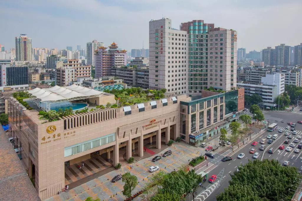 豪吃豪住佛山皇冠假日佛山宾馆浪漫休闲浪套票指定入住2大1小早晚双