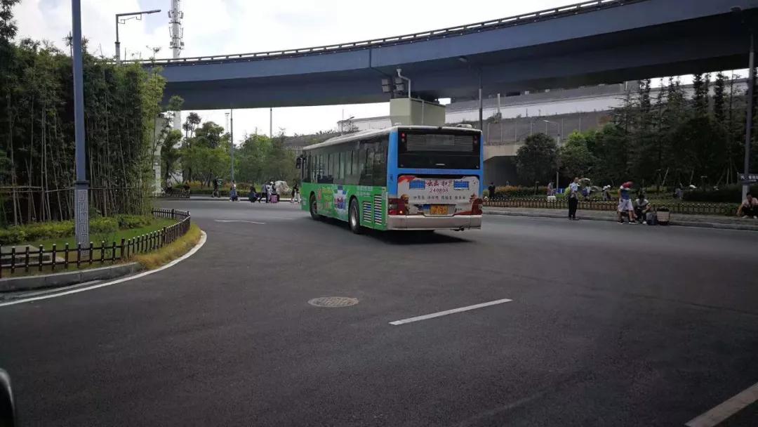 「公交408路行經路線」高鐵遵義站→高鐵愛琴海購物公園→新南大道