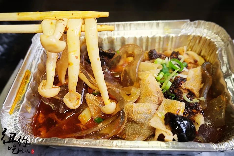 锡纸牛百叶鲜辣咸鲜的锡纸牛蛙,泡久一点会更辣,每口都在刺激味蕾极限