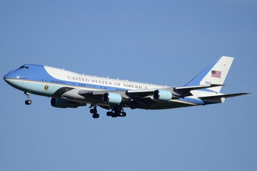 美国空军一号总统专机价格暴涨20亿美元