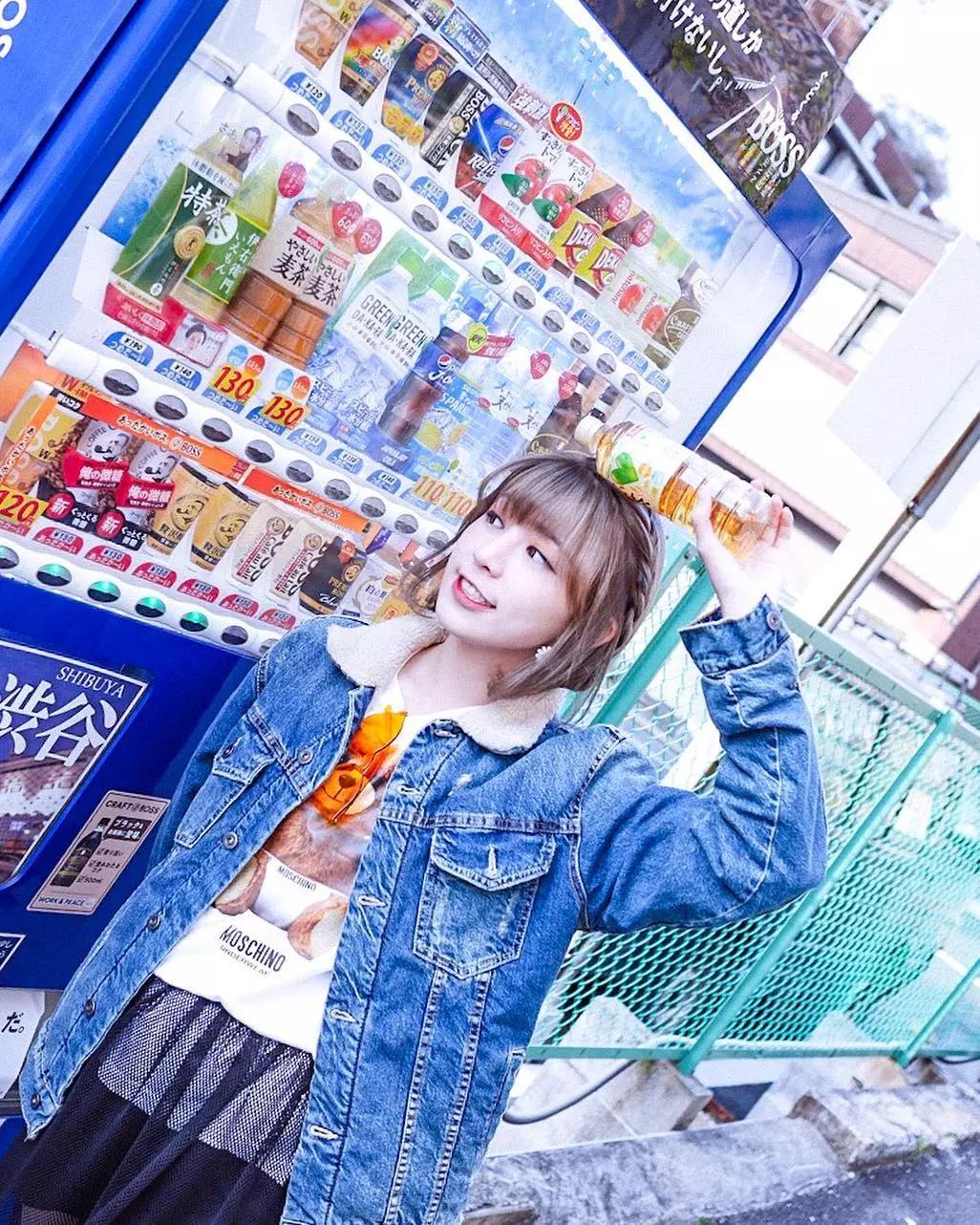 最后,为姐夫们献上黄洁琪的ins账号(mikowong),喜欢的姐夫可以自行