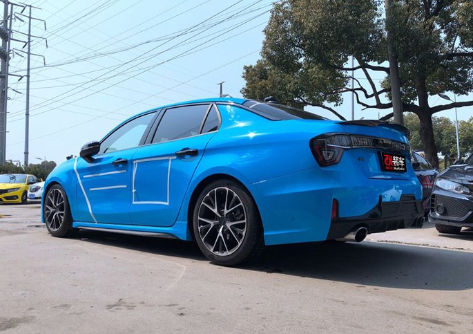 当初看着领克03 cyan概念车就是被一抹蓝色所吸引,于是彬彬花了一天