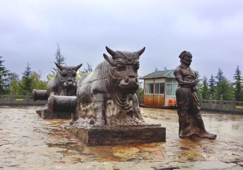 黄河惊现30吨镇河铁牛,历经千年不锈不坏!