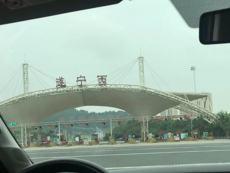 敬一丹回访13年前的留守儿童吴敏姐弟的故事