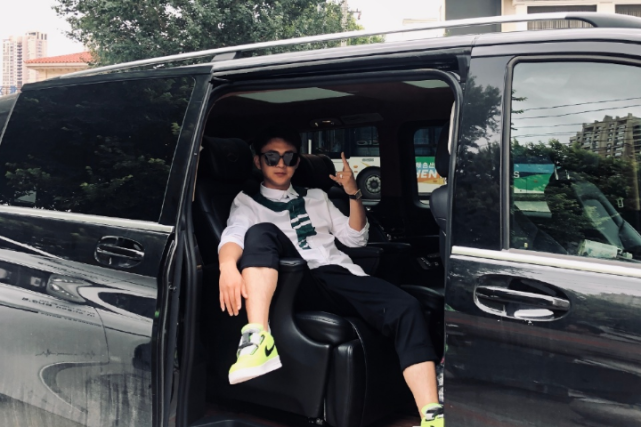 快手浩南又开战电商官方紧急出手封禁网友已经彻底失去重视