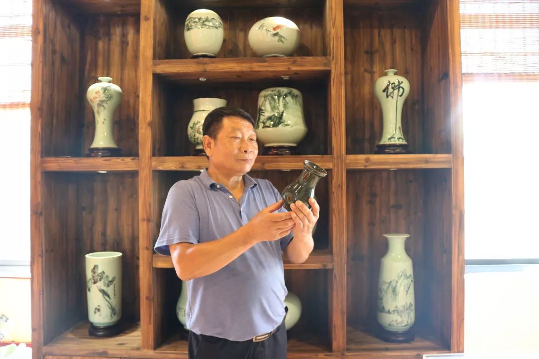 返乡创业建基地龙泉这位退役军人致力传承复兴黑胎青瓷