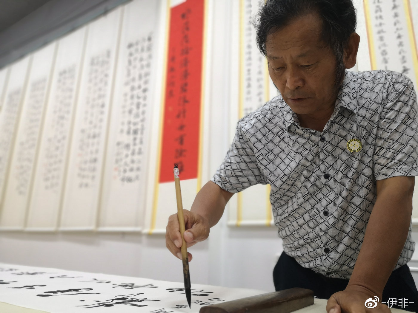 8月7日,记者走进著名书法家刘志杰书法工作室,近距离感受三晋书法名家