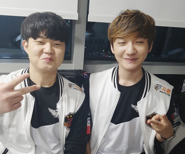 可汗谈skt历届上单给marin最高评价给u皇最中肯排名