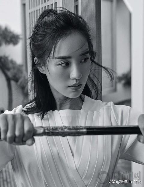 王智凭借14亿票房电影夏洛特烦恼中秋雅一角的出色演绎