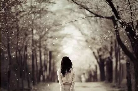 总担心会有不好的结果发生其实是在给自己希望