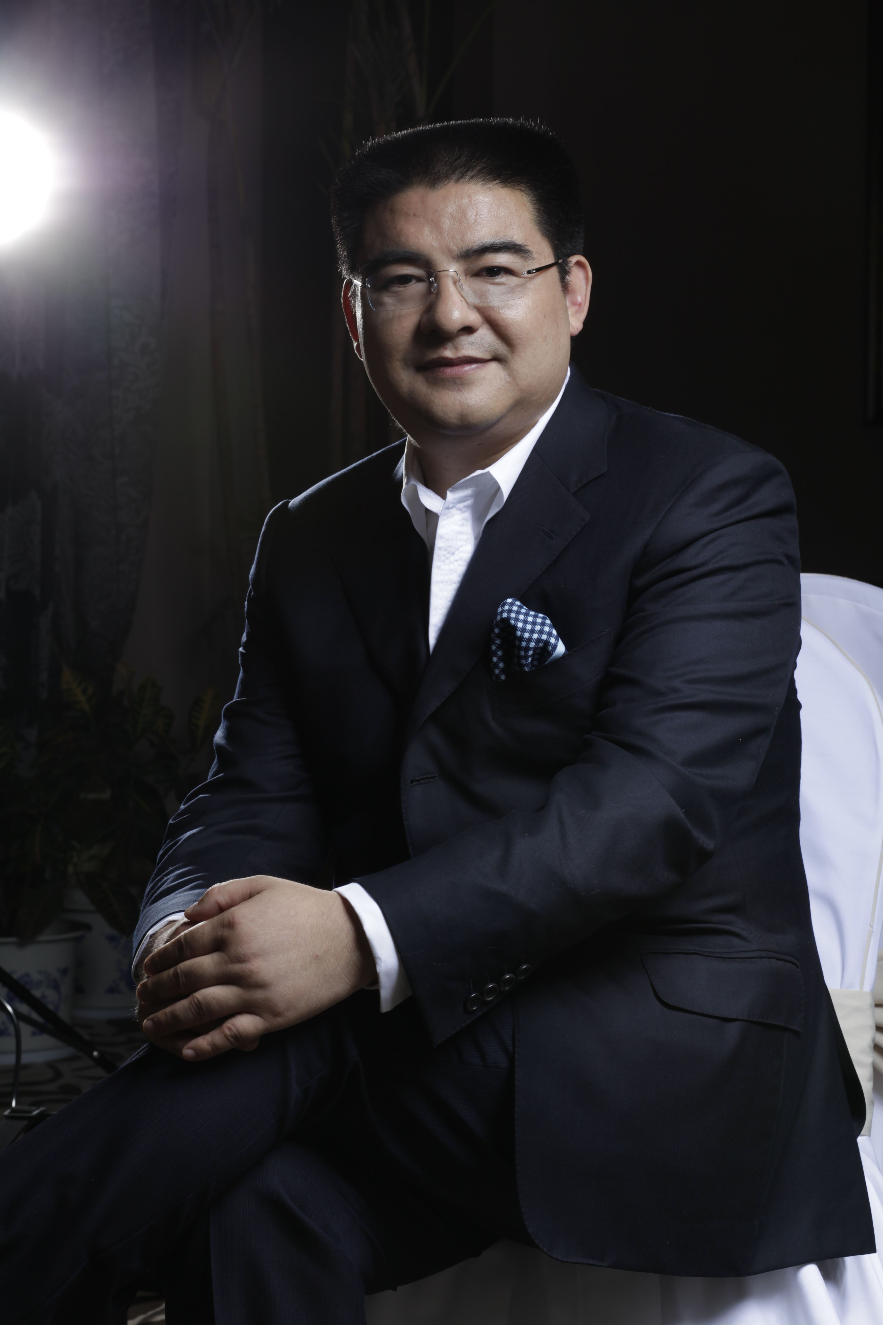 对于陈光标的评价,相信每个人有着不同的看法,因为他的慈善行为有人