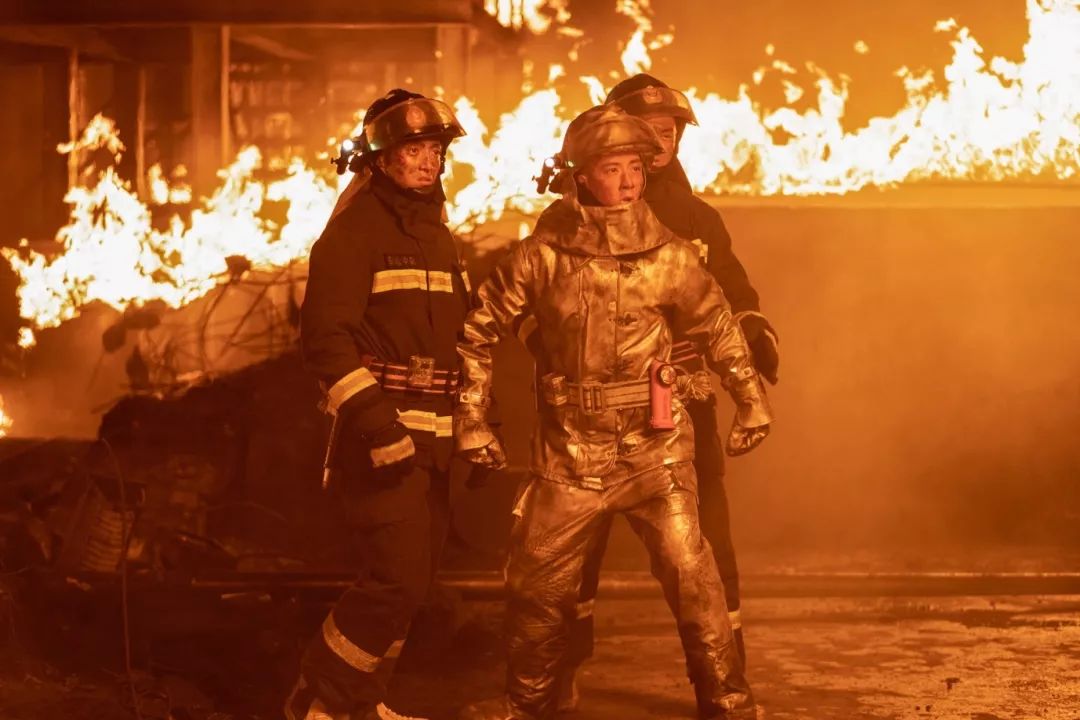 唯有英雄逆火而行8月9日口碑电影烈火英雄北美催泪上映