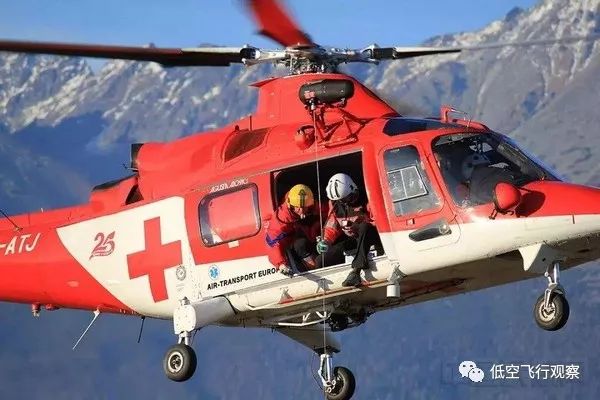 医疗救援直升机因为动辄数万元的高昂费用,直升机医疗救援一直被贴上"