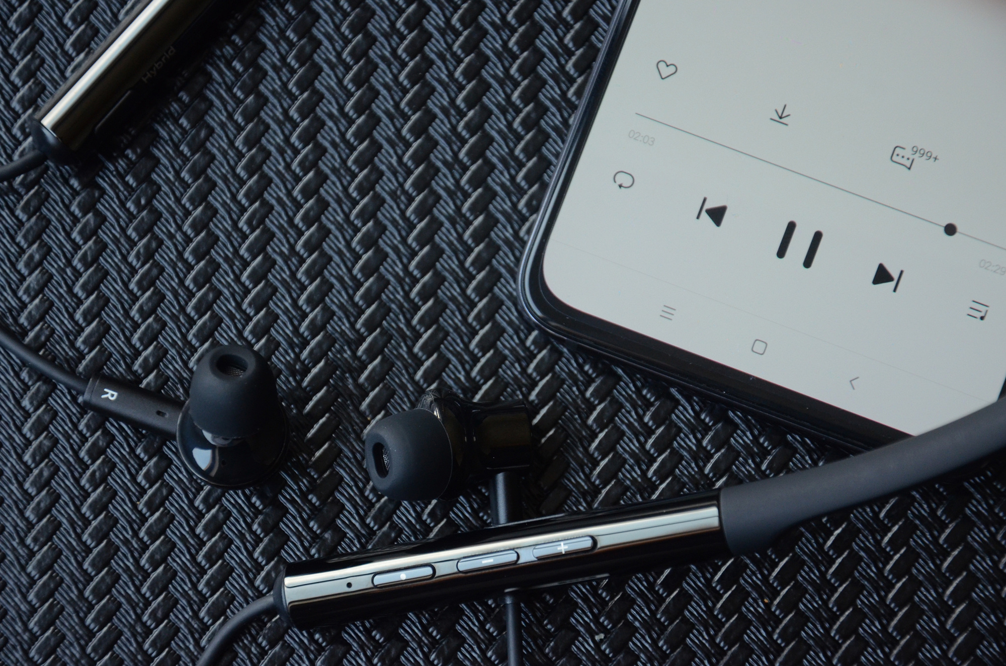 小米新品耳机评测:20小时续航,两挡降噪,磁吸式设计