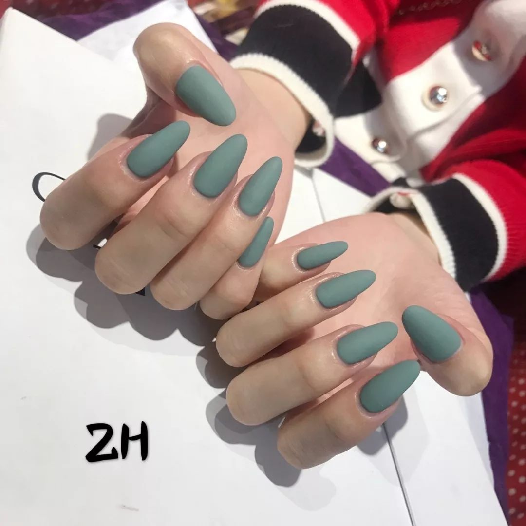 酷女孩的最爱欧美风磨砂美甲