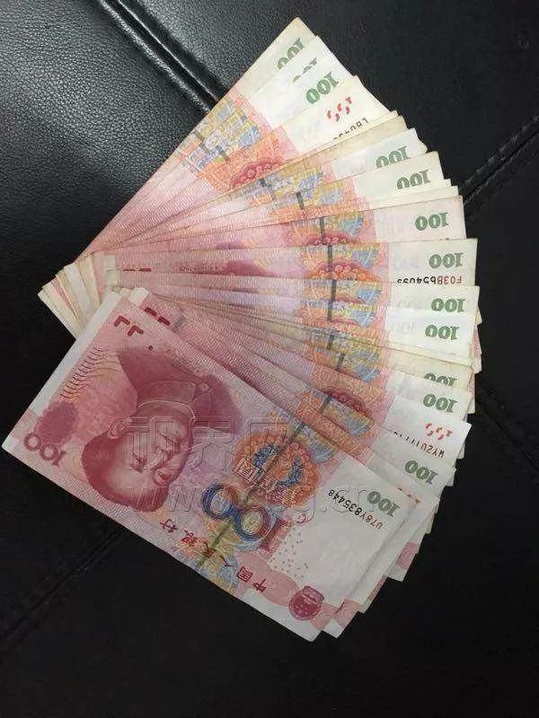 10万元现金遗失丹东民警寻回巨款