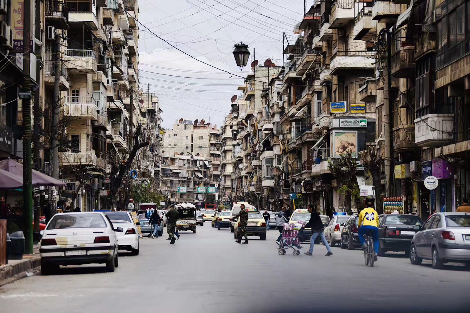 抵达叙利亚阿勒颇市民纷纷重建家园