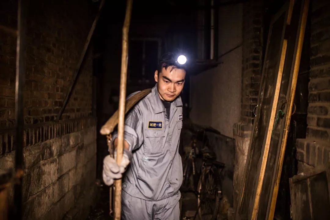 角色一个青年掏粪工从绝望到雄起的告白