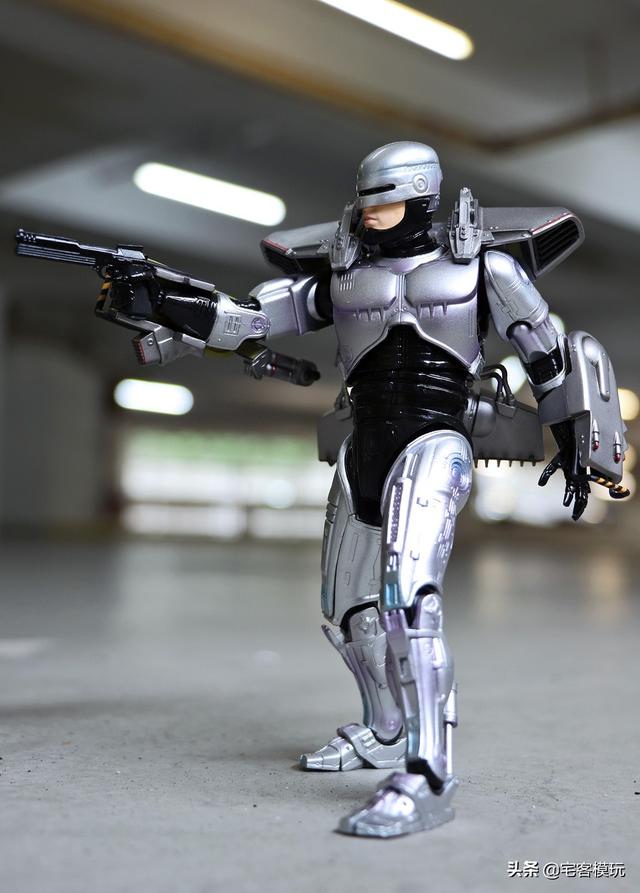 模玩秀:mafex robocop 3(机械警察)_墨菲