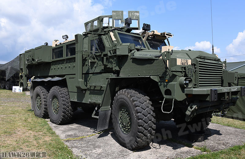 格拉芬沃尔狂欢节开幕美德两国精锐军车尽收眼底巨无霸登场