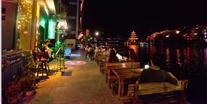 夜之镇远一个让你忘掉烦恼的地方