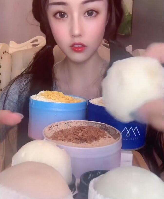 原创被称为最高颜值吃播私照更是美得不像话当吃播真是浪费了