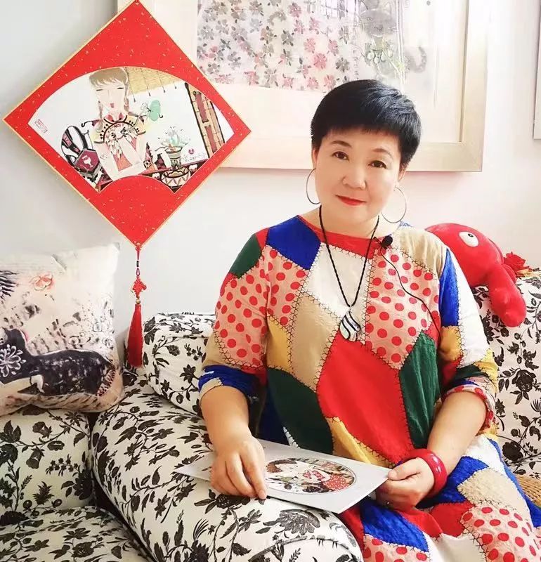 曹娜老师简历大学副教授全国"金奖"获得者意象·工笔重彩画独创者中国