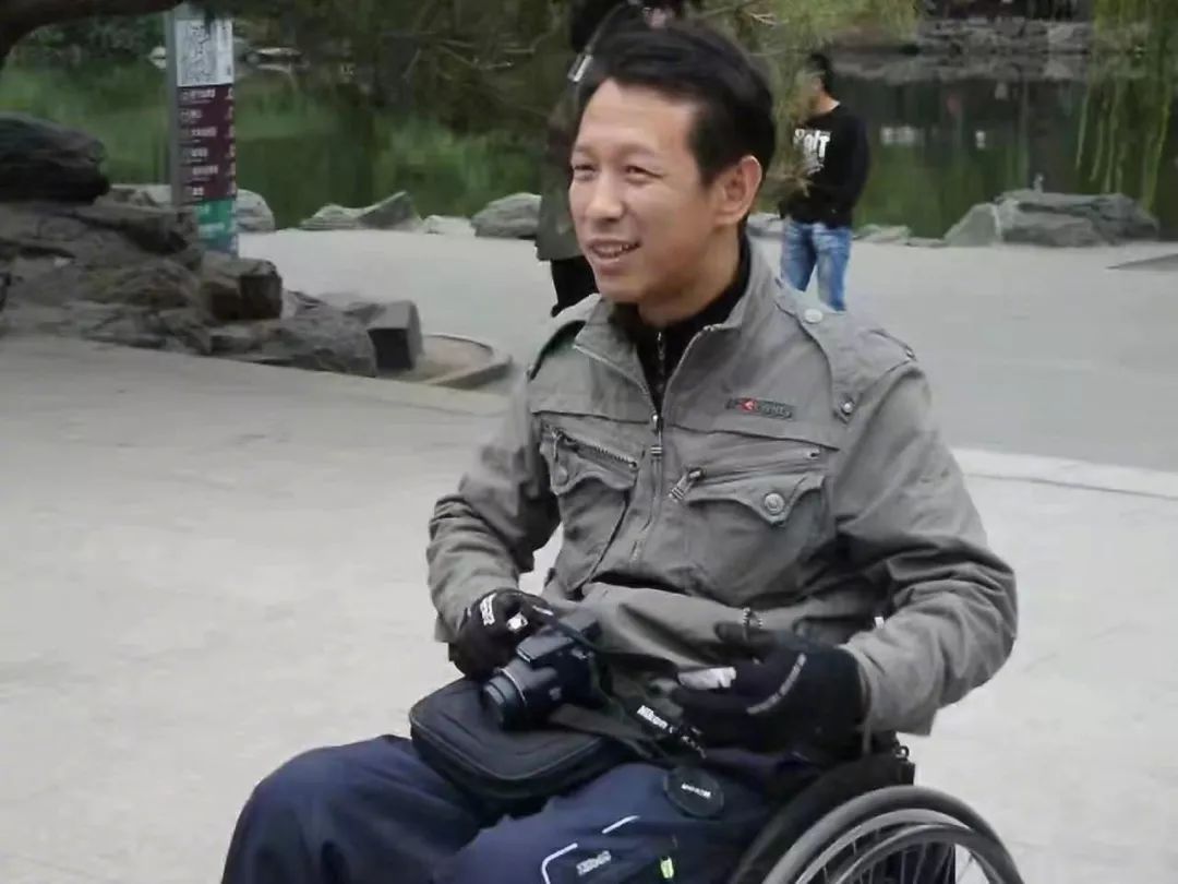 轮椅哥是谁 来自搜狐网