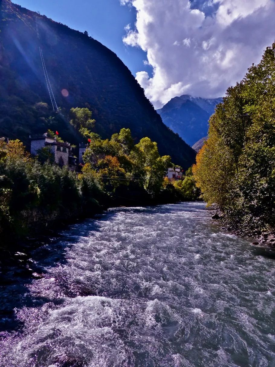 中国这个地方居然都是美女,而且一天换一个老公._丹巴