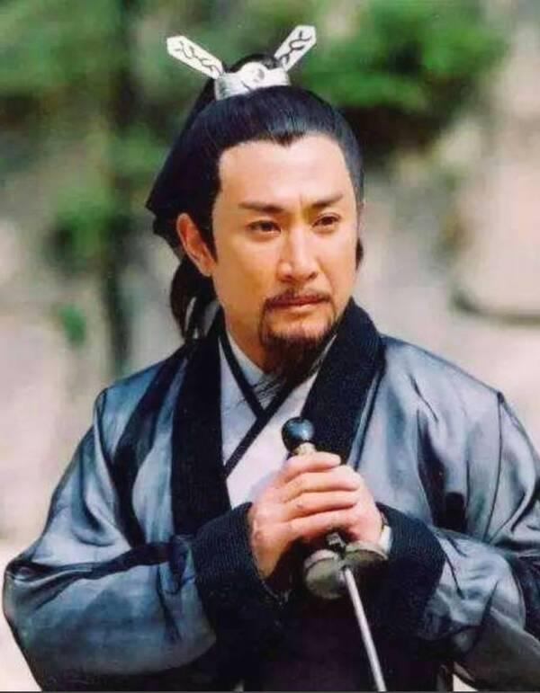他是武当七侠中最厉害的人曾创出一套武功张三丰吓得让他禁用